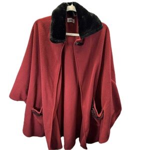 Le Moda Red Fleece Rosette Wrap Cape Poncho One Size Faux Fur Trim With Pockets